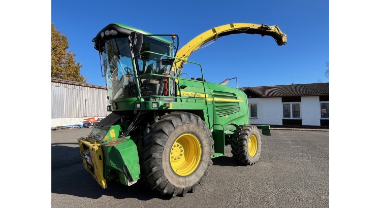 Sklízecí řezačka John Deere 7350