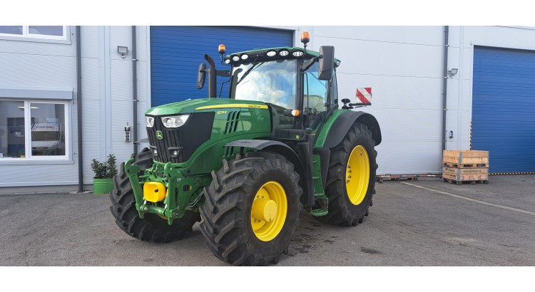 Traktor John Deere 6215R