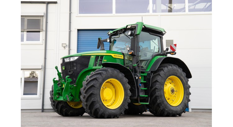 Traktor John Deere 7R 330