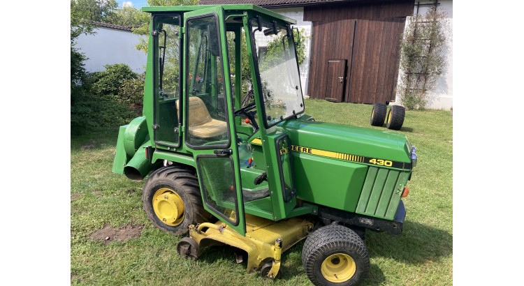 Traktor John Deere 430