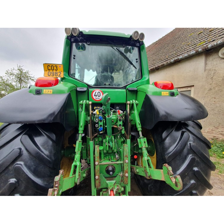 Traktor John Deere 6830