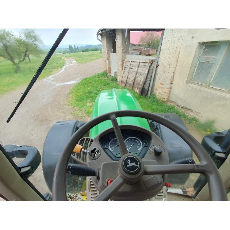 Traktor John Deere 6830