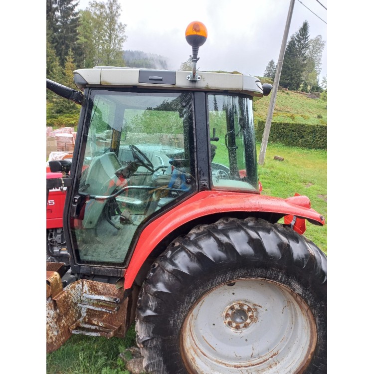 Traktor Massey Ferguson MF 5445