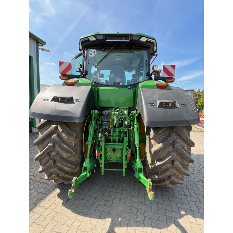 Traktor John Deere 7R 330