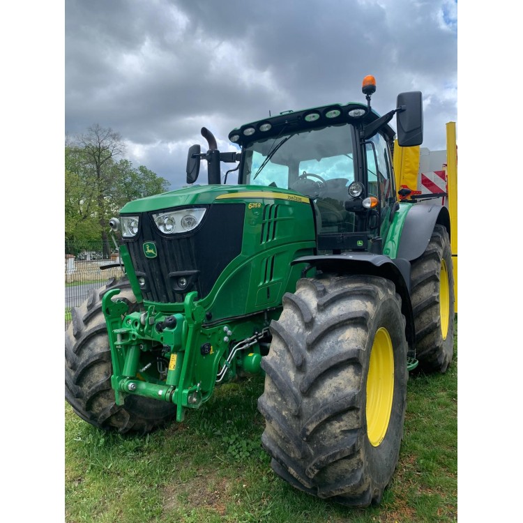 Traktor John Deere 6215R