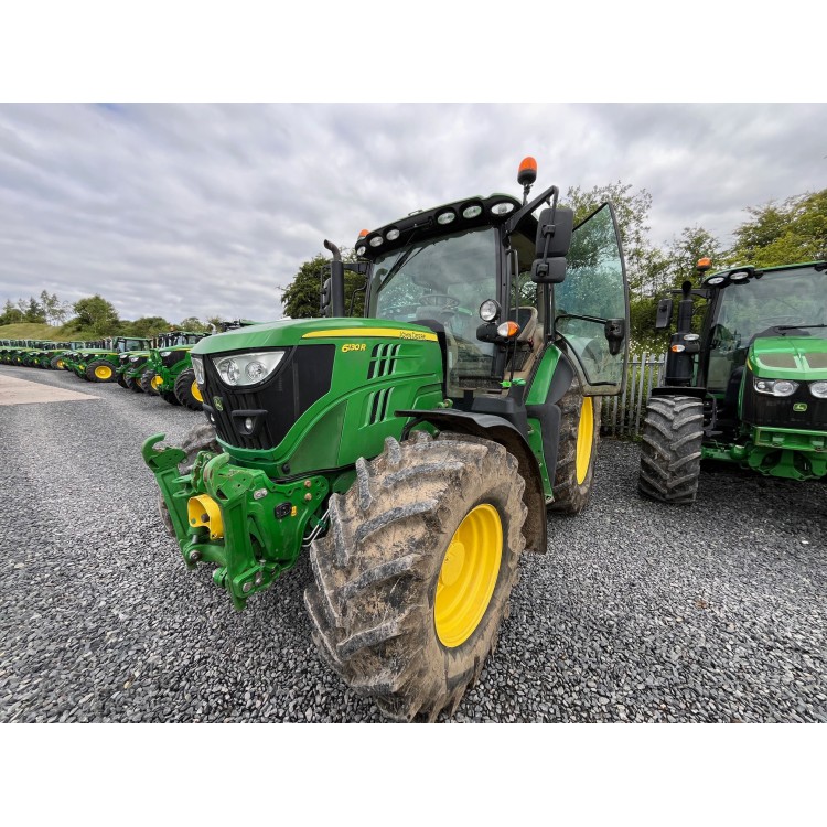 Traktor John Deere JD-6130R