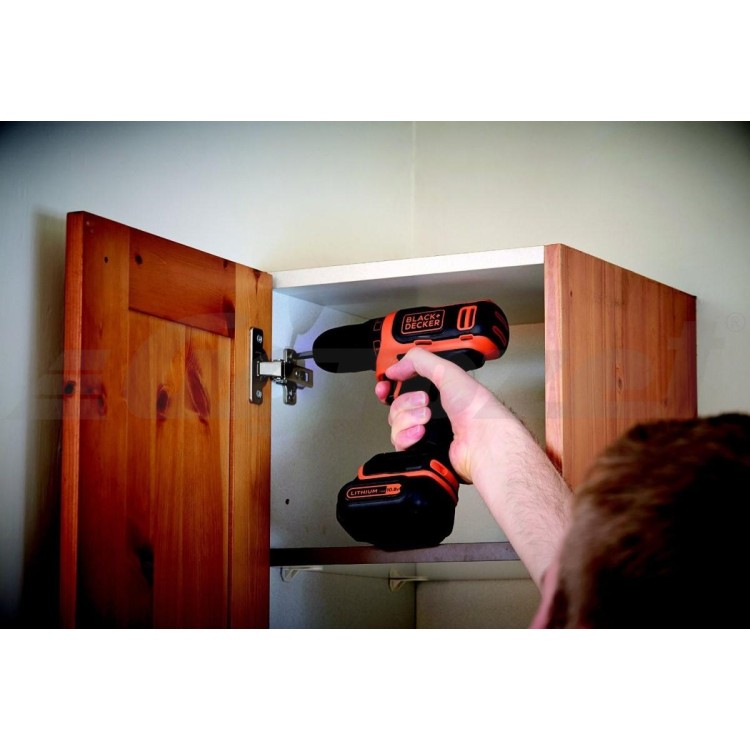 BLACK&DECKER BDCDD12B Akušroubovák 10,8V/1,5Ah Li-Ion 2x Aku