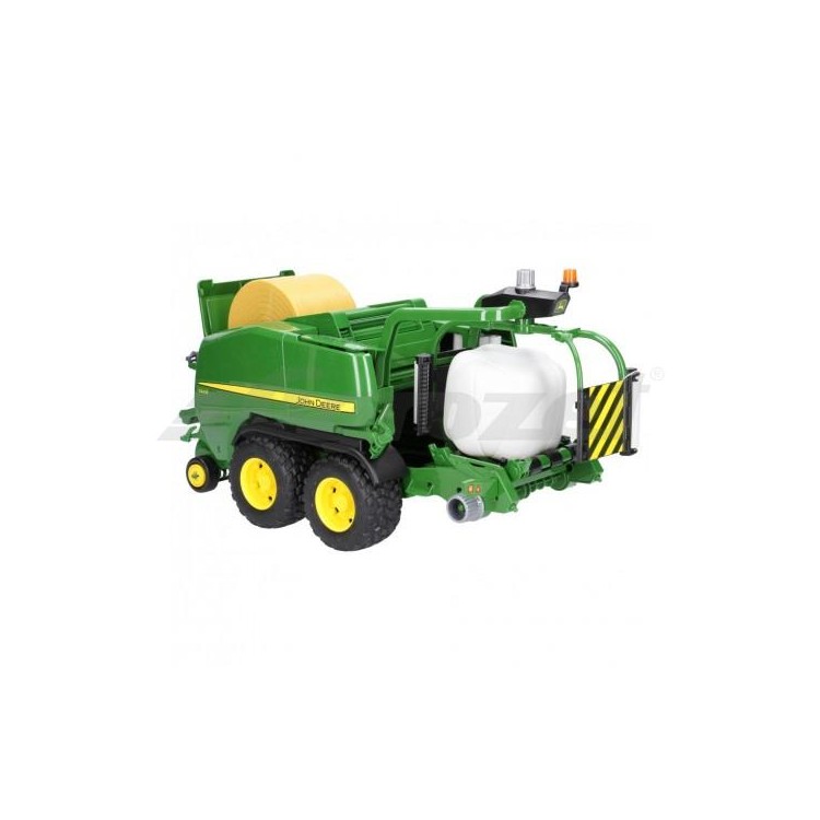 Balíkovač s baličkou John Deere C441R + dva balíky