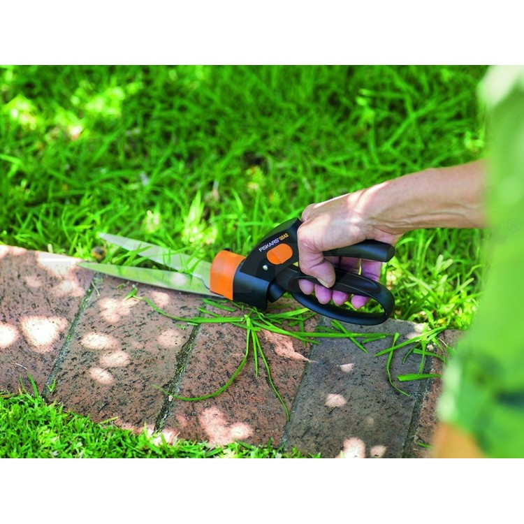 FISKARS Nůžky na trávu Fiskars Servo GS42