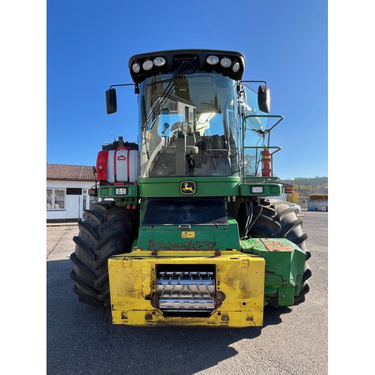 Sklízecí řezačka John Deere 7350