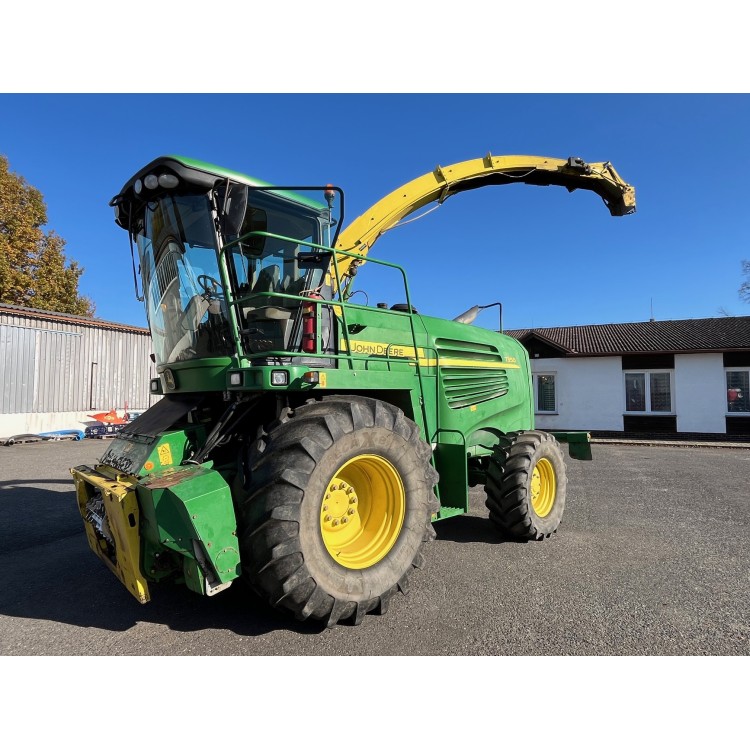 Sklízecí řezačka John Deere 7350