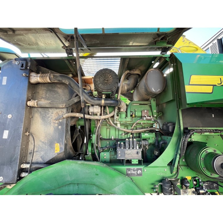 Sklízecí řezačka John Deere 7350