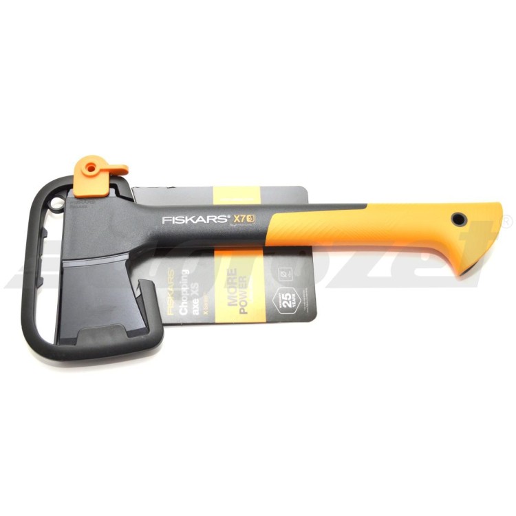 FISKARS X7 1015618 Sekera univerzální pro kempování XS