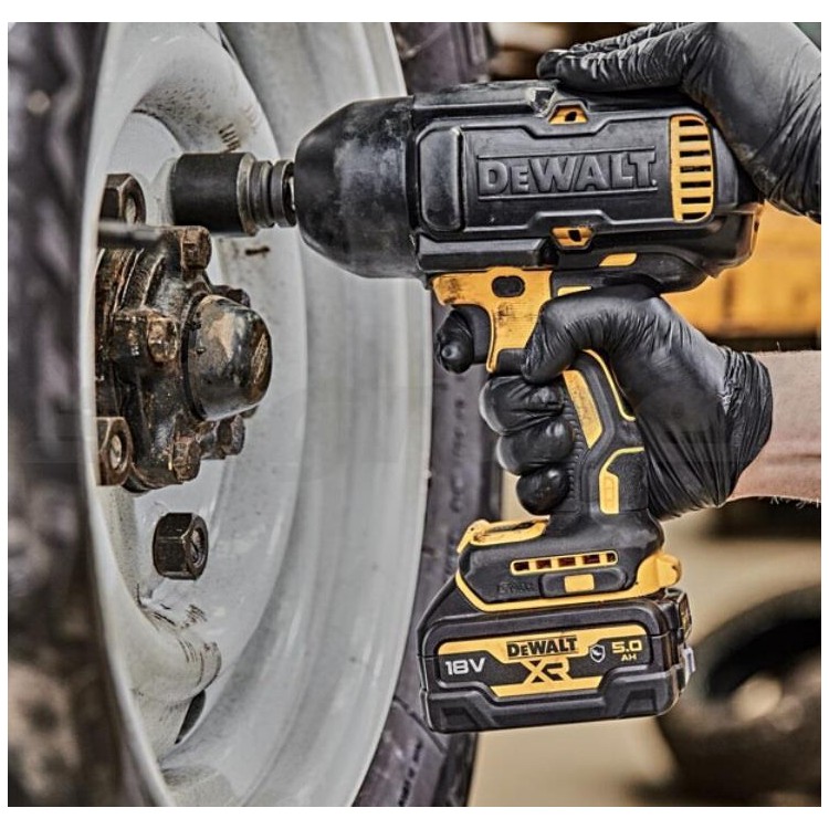 DeWalt DCF900P2T Aku rázový utahovák 18 V(1/2"),1355 Nm,2x aku 5,0 Ah,kufr Tstak