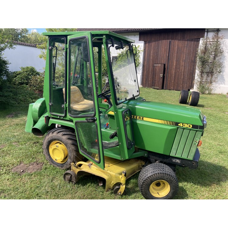 Traktor John Deere 430