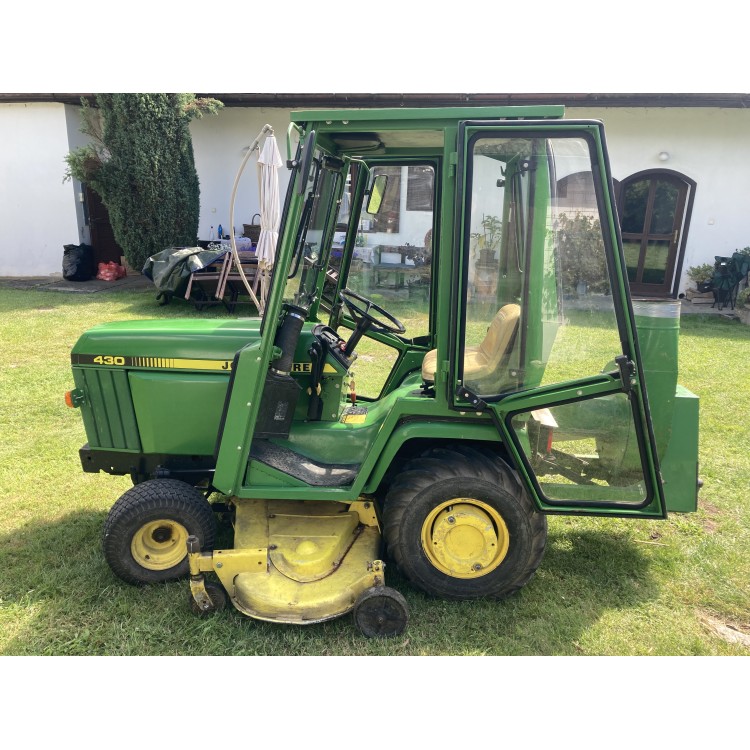 Traktor John Deere 430