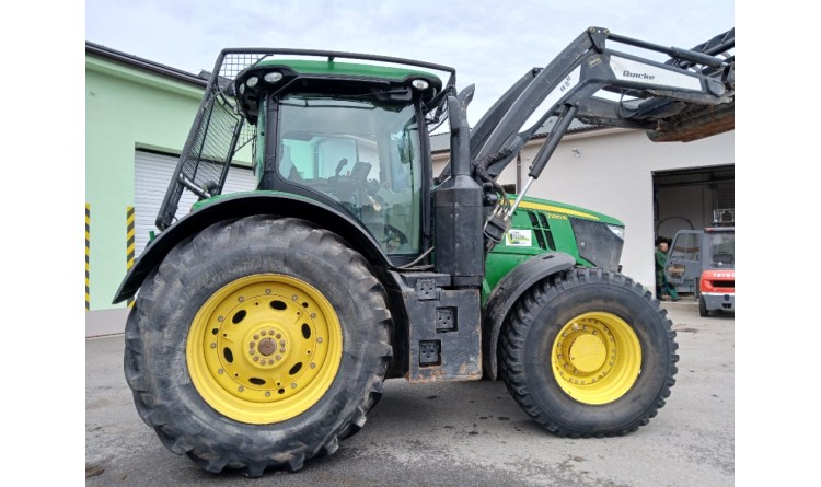 Traktor John Deere 7290R s nástavbou + čelní nakladač Quicke Q8