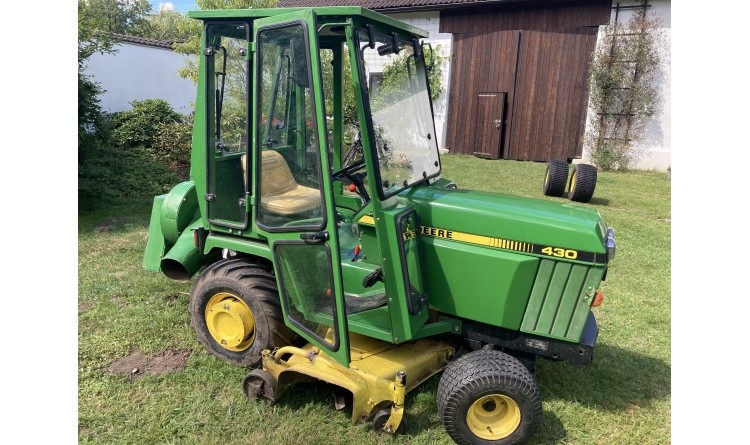 Traktor John Deere 430