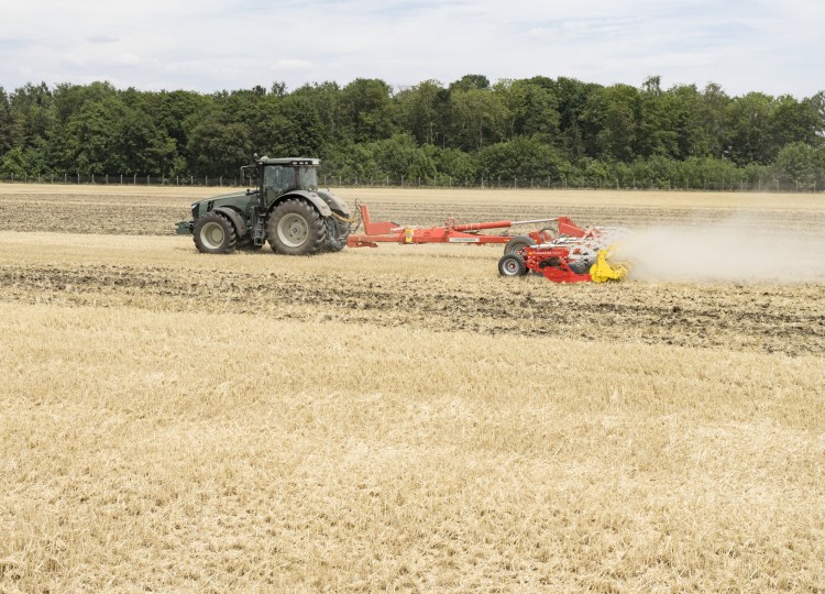 PÖTTINGER TERRADISC 8001 T a 10001 T: Vaše tajná zbraň pro dokonalé pole