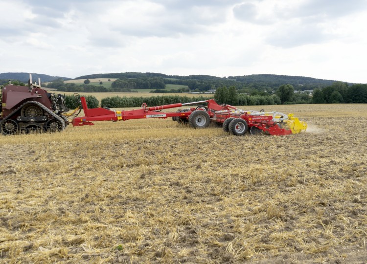 PÖTTINGER TERRADISC 8001 T a 10001 T: Vaše tajná zbraň pro dokonalé pole