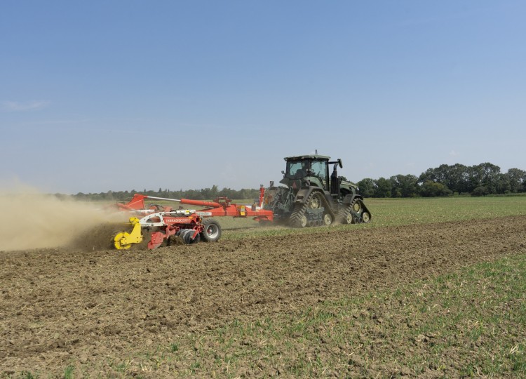 PÖTTINGER TERRADISC 8001 T a 10001 T: Vaše tajná zbraň pro dokonalé pole