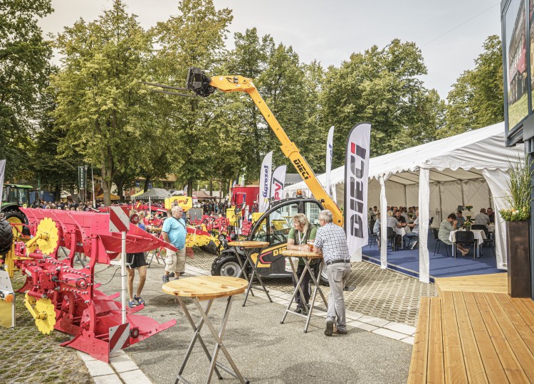 Agrozet zářil na Země živitelce: Rekordní návštěvnost a nová flotila v moderním stánku