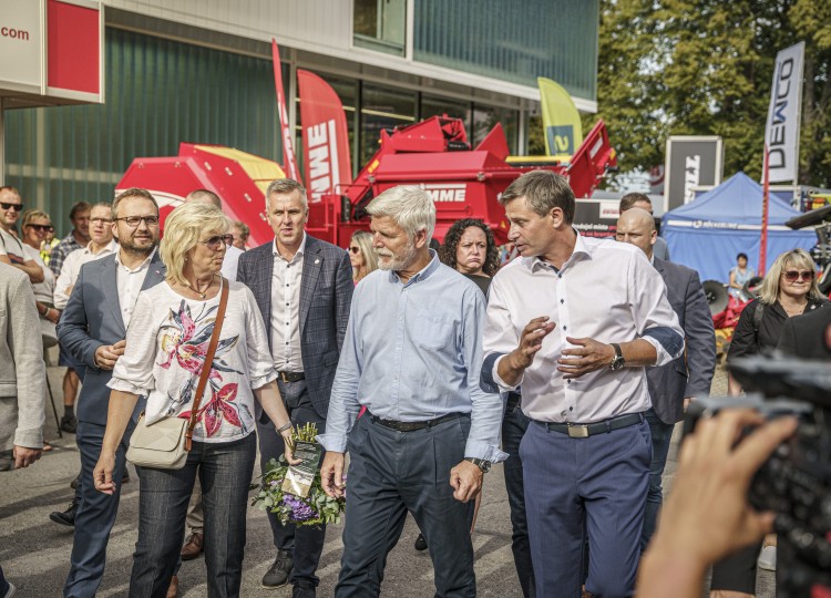 Agrozet zářil na Země živitelce: Rekordní návštěvnost a nová flotila v moderním stánku